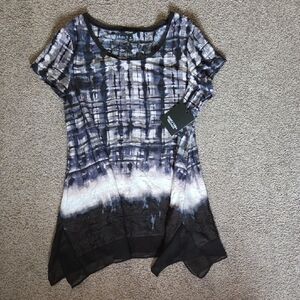 NWT Simply Vera Vera Wang, Navy, Gray and White Fade To Black Short Sleeve Top